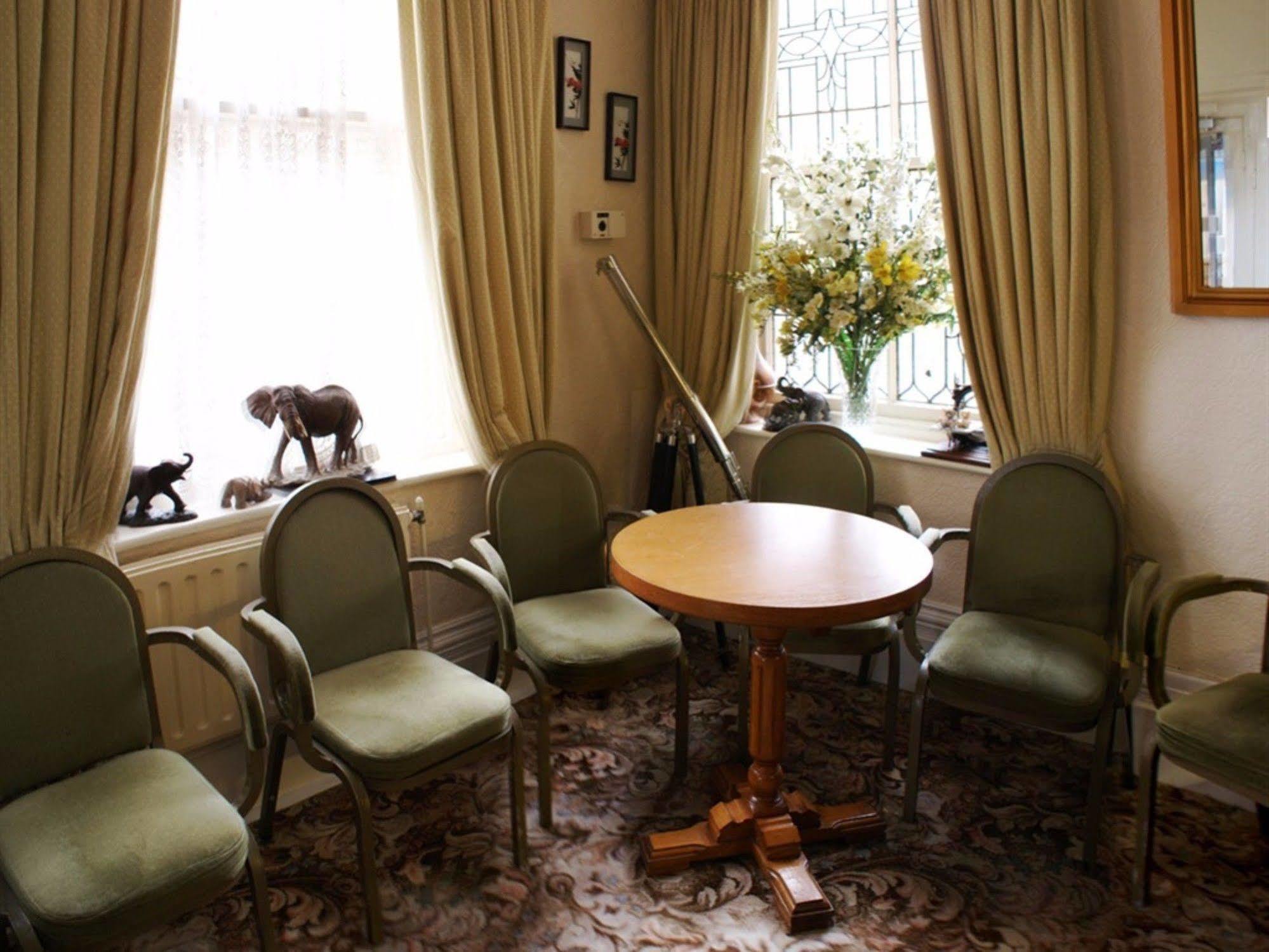 The Highfield Private Hotel Blackpool Luaran gambar