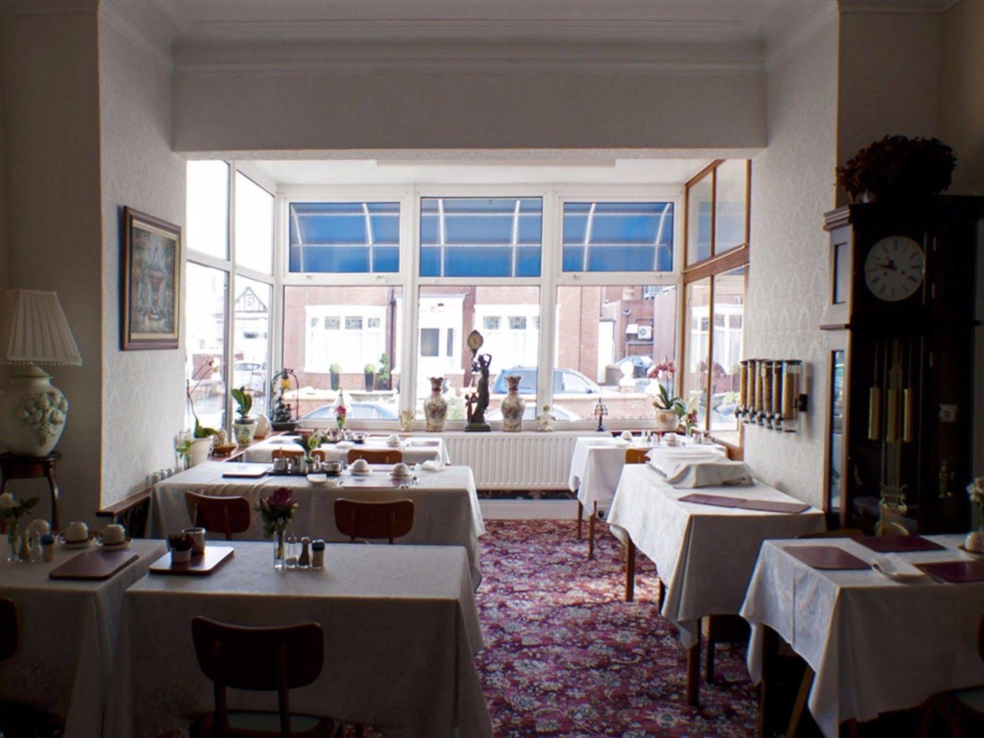 The Highfield Private Hotel Blackpool Luaran gambar